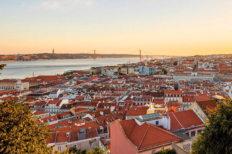 PORTUGAL GOLDEN VISA PORTUGUESE CITIZENSHIP TURKISH NATIONALS emigrating to Portugal